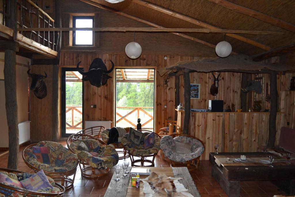 Q Ranch Hotel Bezdekov  Buitenkant foto